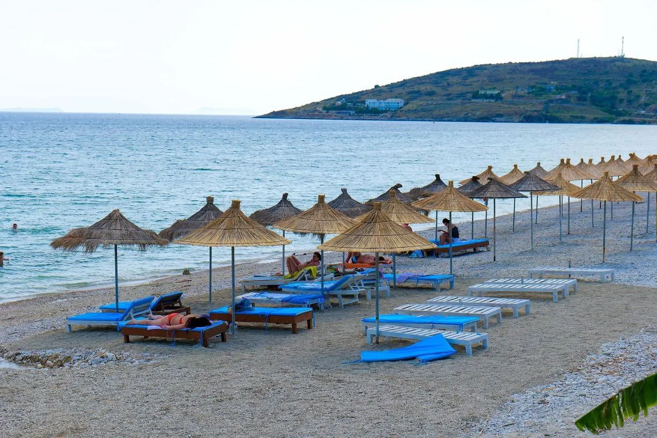 Villa Gjika Qeparo 3*,